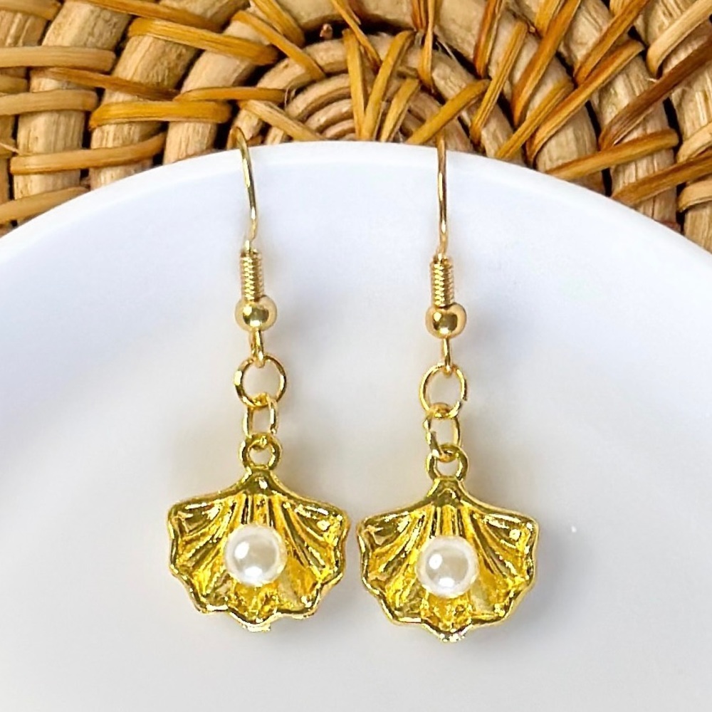 Shell Earrings - Picture 2 of 2